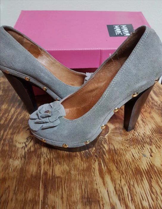 Sapatos salto alto