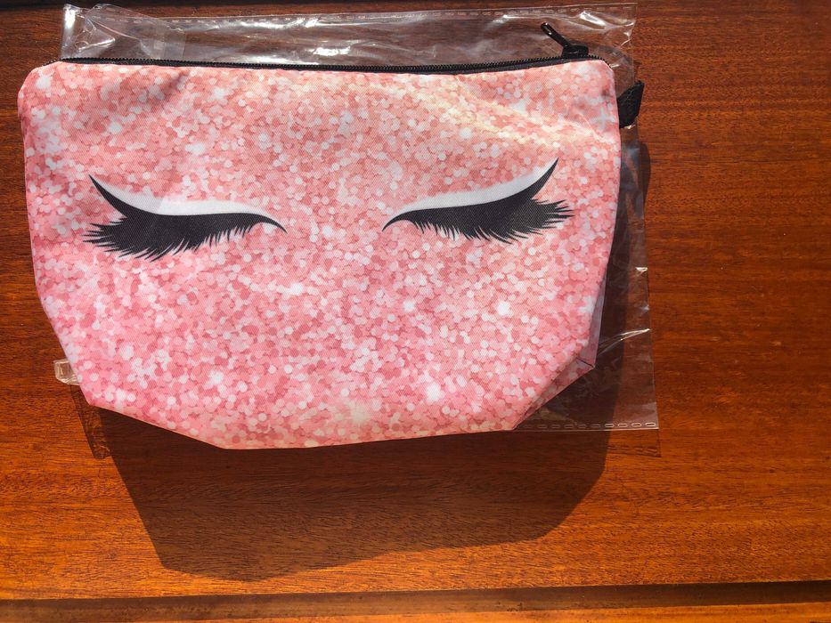 Bolsa maquilhagem nova