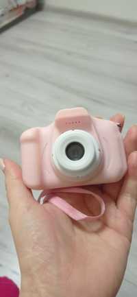 Іграшковий фотоапарат
