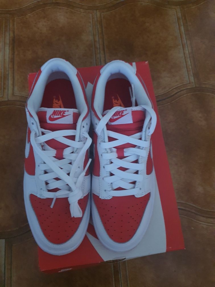 Nike Dunk Low University Red