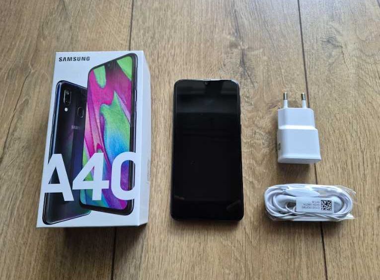 Samsung a40, 4 GB / 64 GB 4G (LTE)