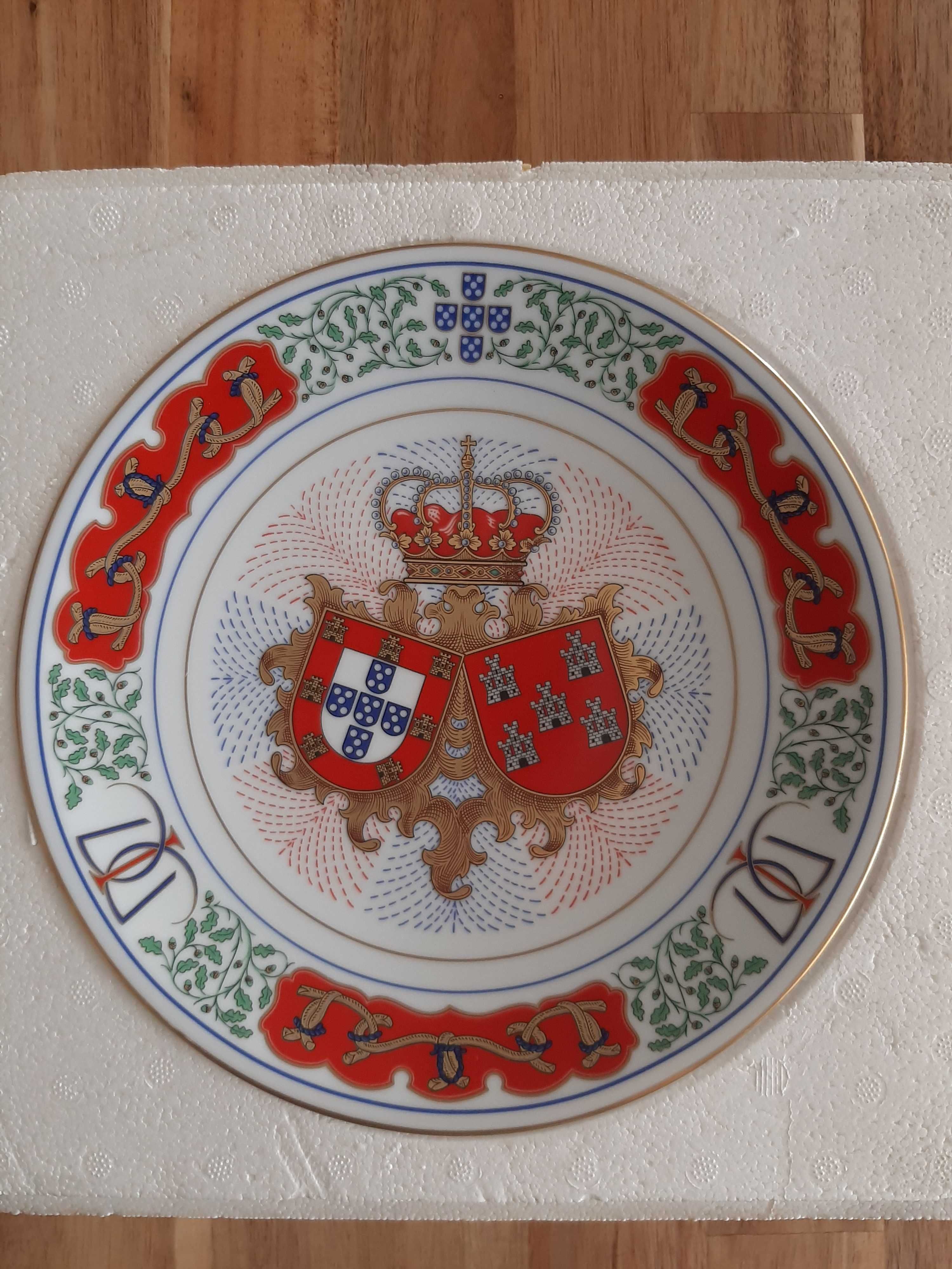 Prato decorativo de porcelana - Duques de Bragança Coleção Philae