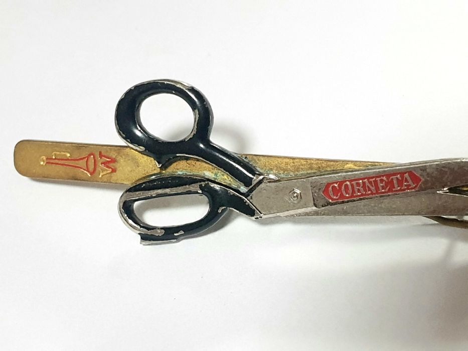 Raro antigo pin / pregadeira publicitária alemã Corneta Solingen tesou