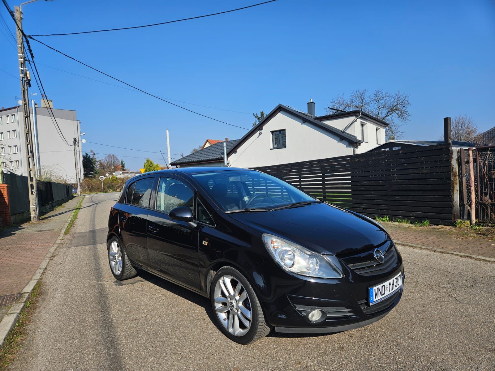 Opel Corsa 2010r 1 rejestra 1.4 Benz 5 drzwi 17 cali klima