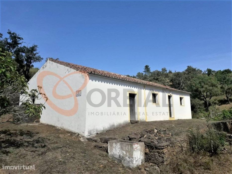 Moradia com 2 quartos para venda em São Marcos da Serra, Silves, Al...