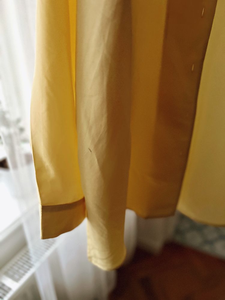 Koszula z jedwabiu w pastelowo żółtym kolorze