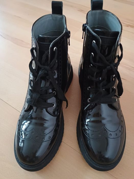 Trzewiki damskie lakierki