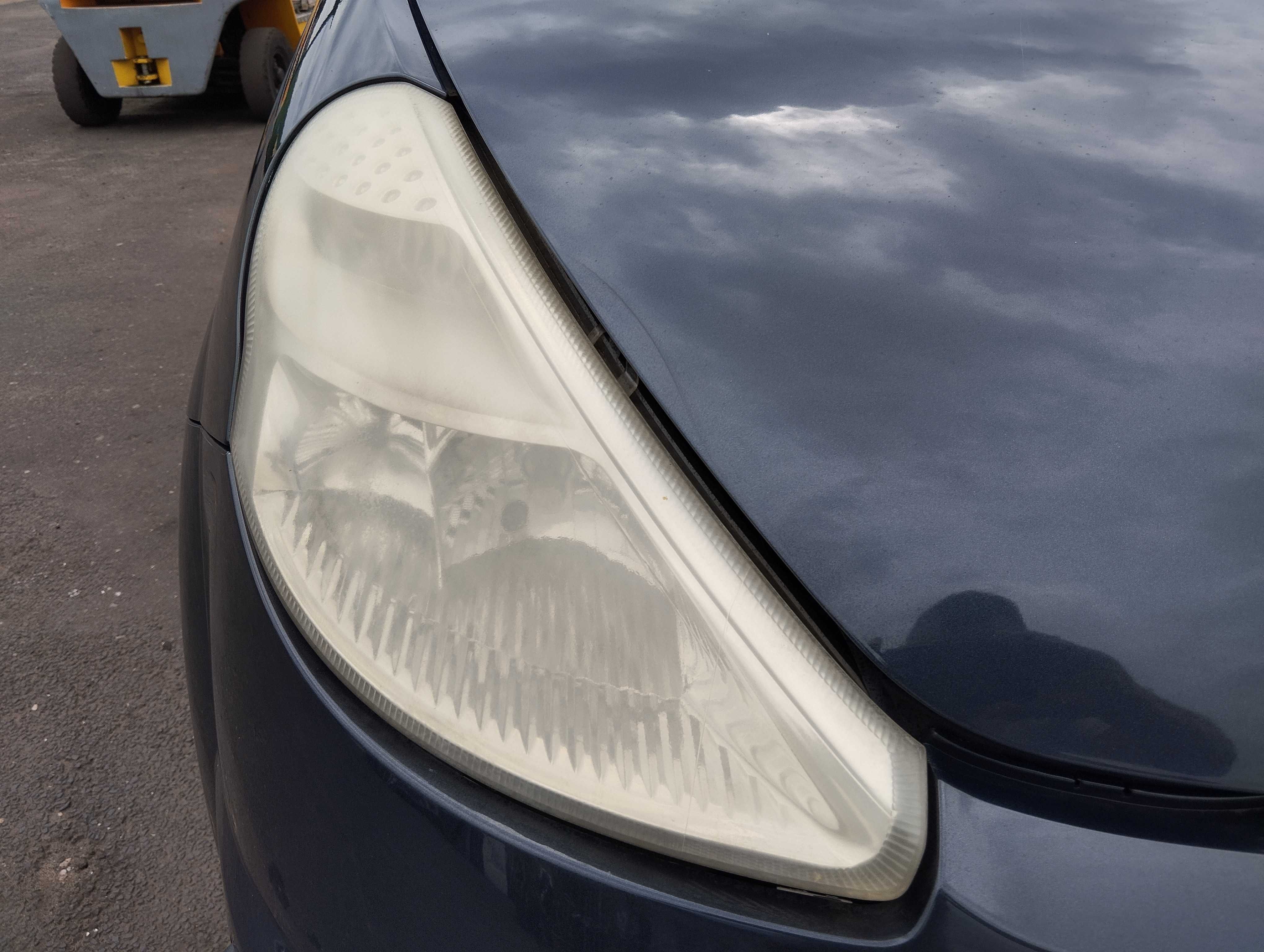Citroen C3 Pluriel 1.4i 2004r.Lampa przednia prawa.
