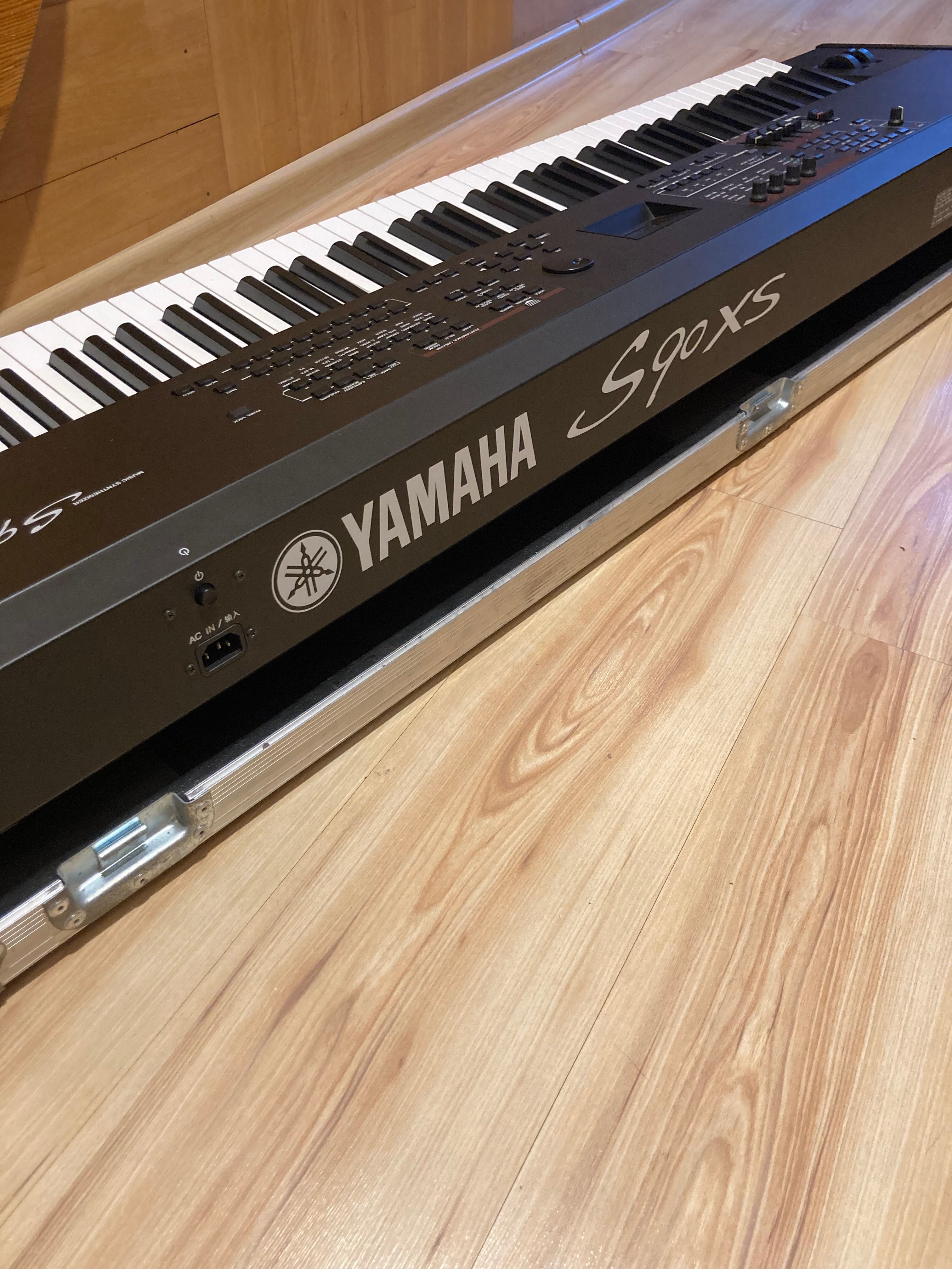 Yamaha S90 XS + twardy case, stan igła!