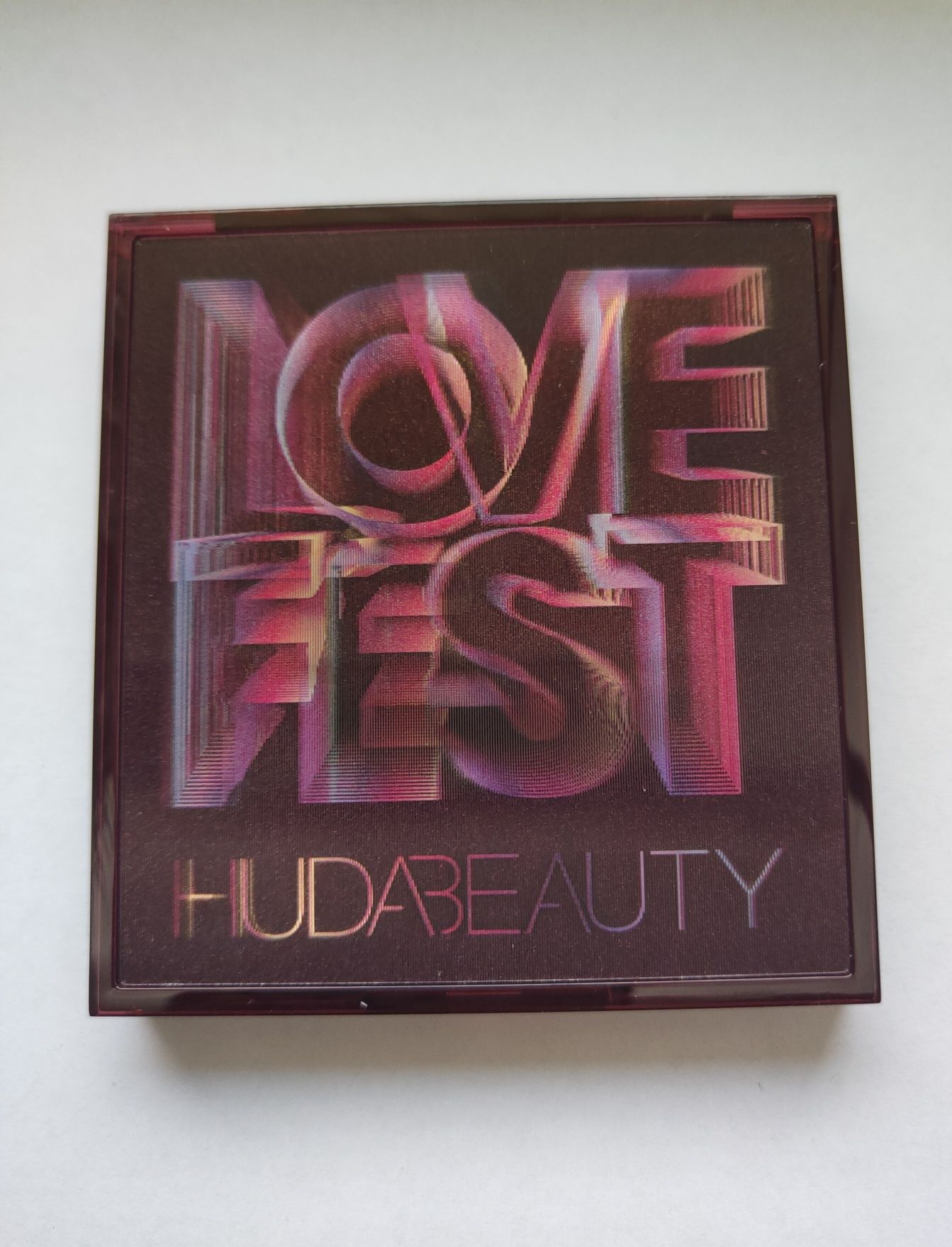 Paletka cieni Huda Beauty Lovefest Obsessions