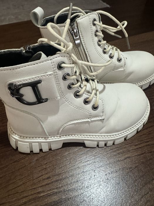 Ботінки для дівчинки