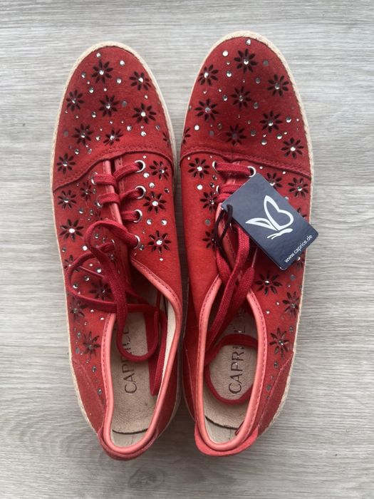 Чудові жіночі туфлі Caprice !