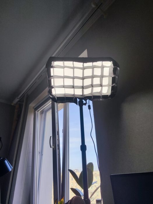 Відеосвітло Godox ES45 з сотами