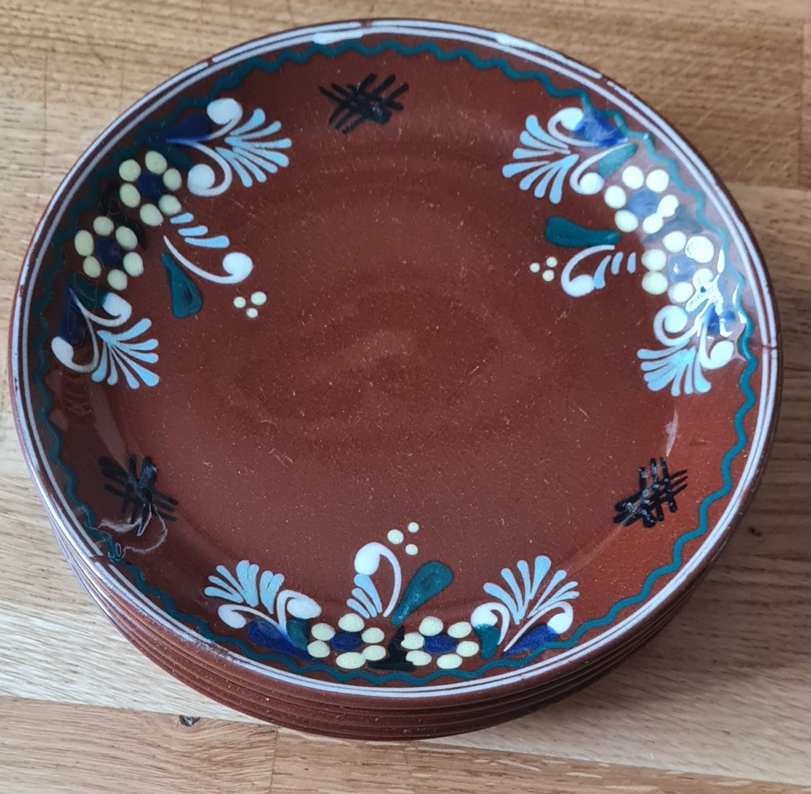 Talerze rustykalne porcelit