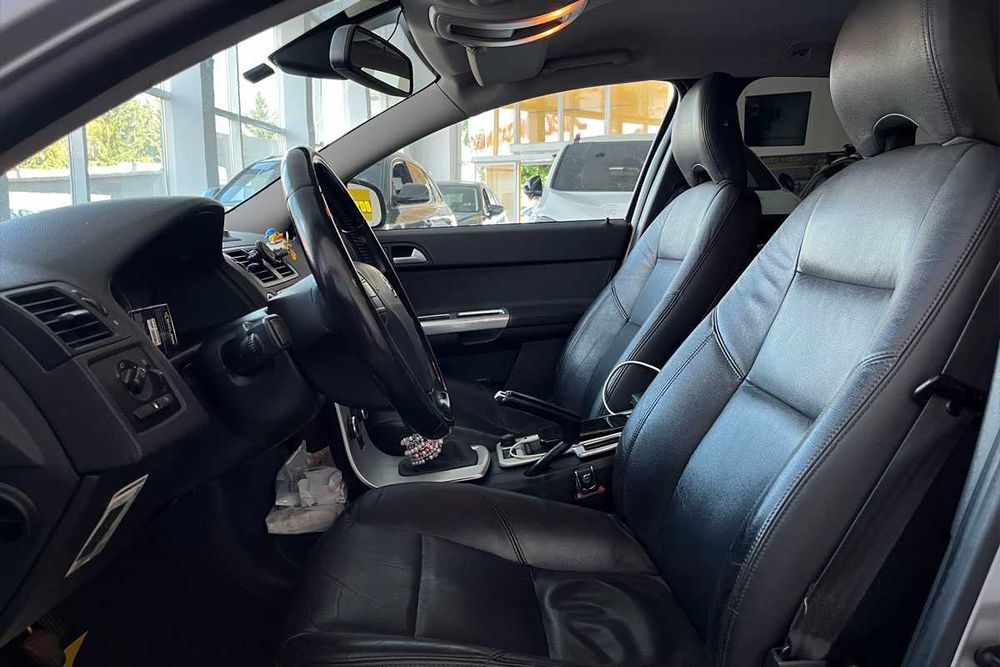 Volvo V50 2011 року