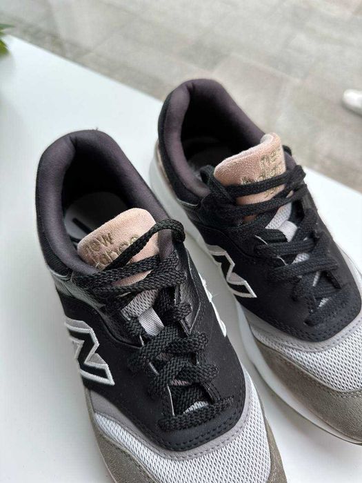 Oryginalne buty New Balance 997H Rozmiar EU37.5