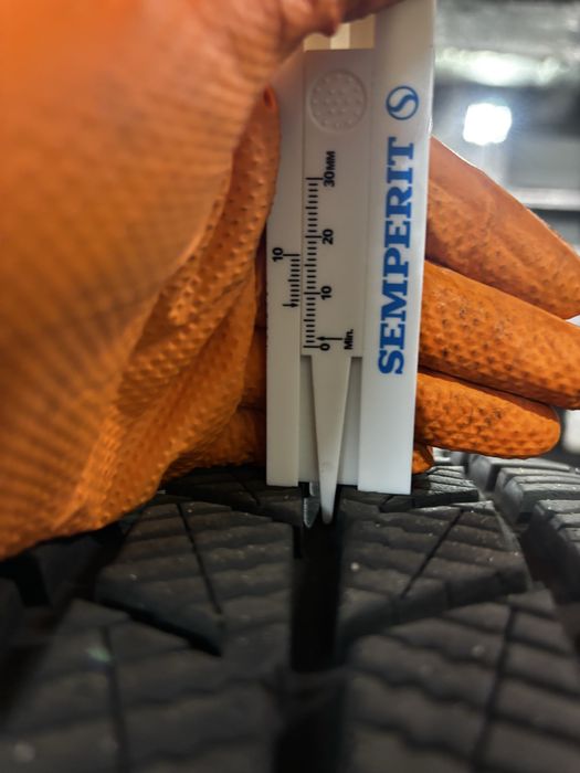 2x komplet opony zima Barum Polaris 5 235/55/19