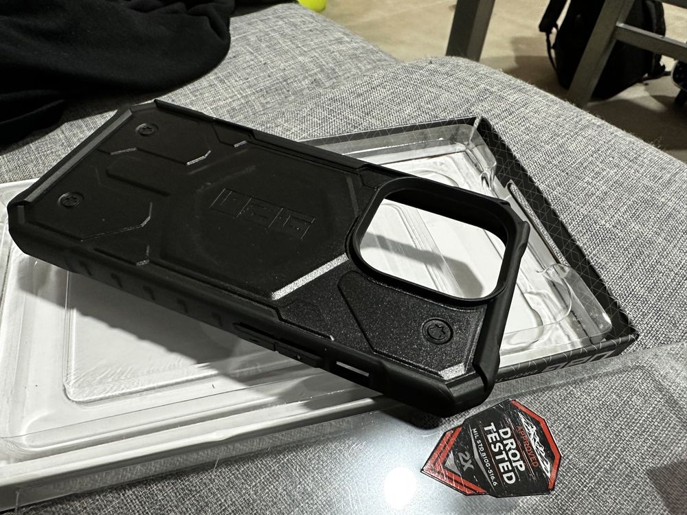 Capa uag para iphone 15 pro resistente