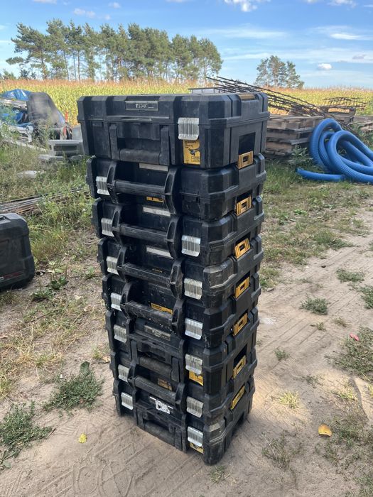 Skrzynki deWalt ……….