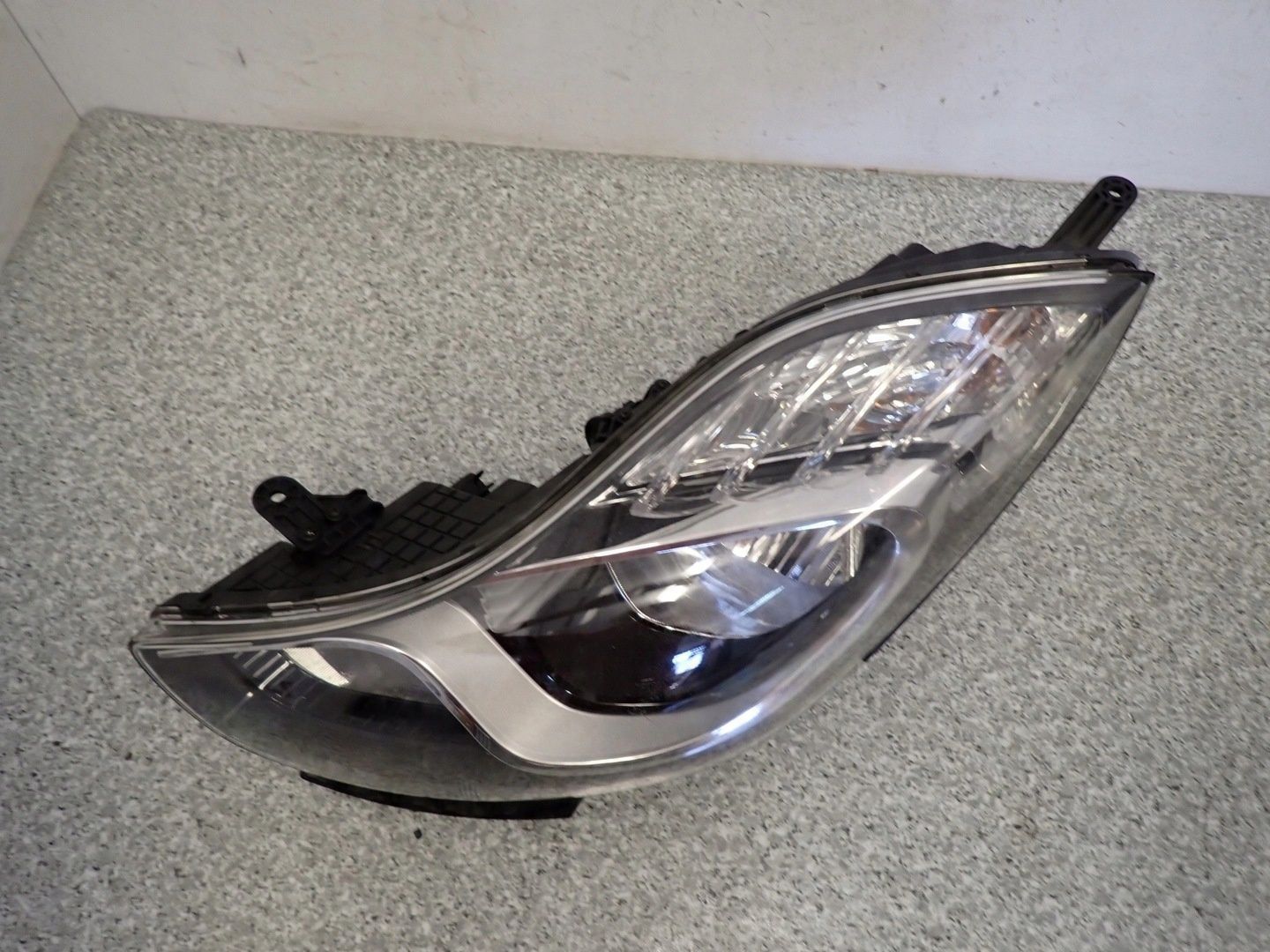 HYUNDAI IX20 HB 09- REFLEKTOR LAMPA PRZEDNIA LEWA EUROPA