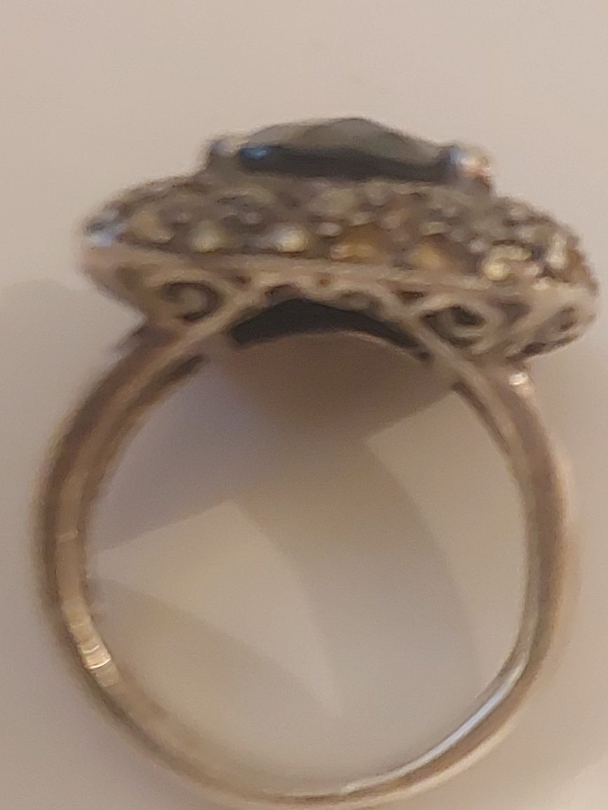 Piękny stary pierścionek