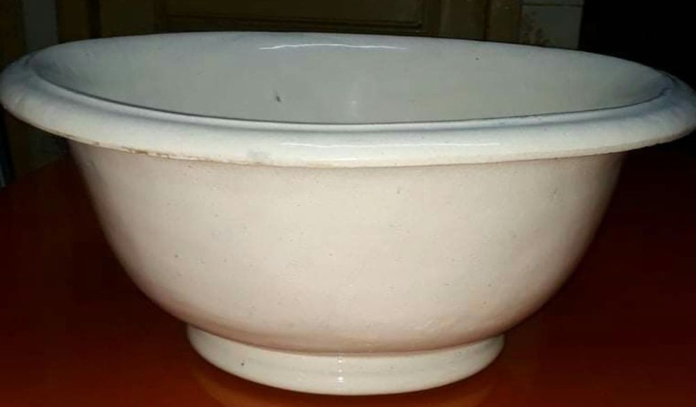 Lavatório ou pia antiga esmaltada faiança de Massarellos C&W Porto