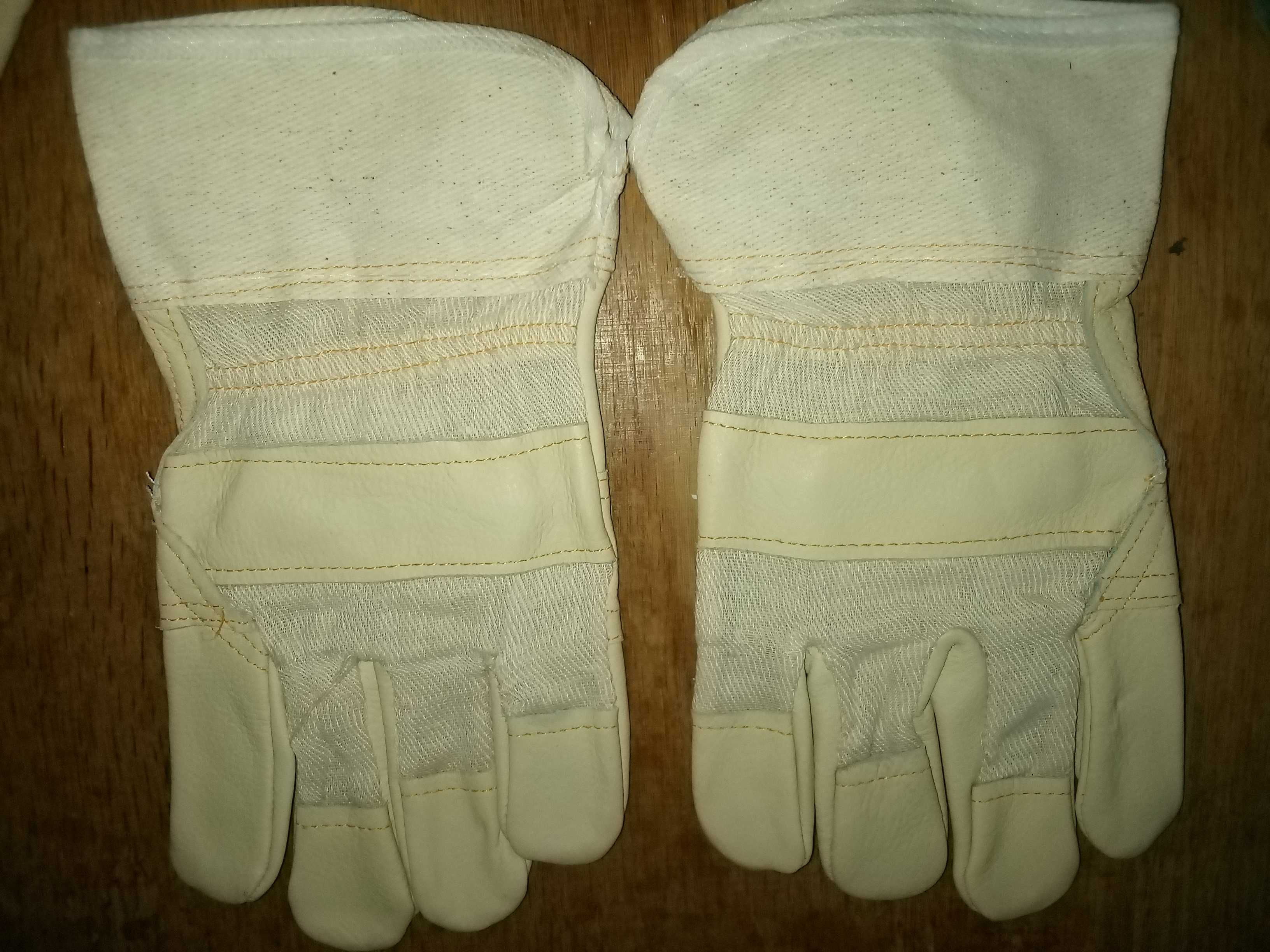 Рабочие пятипалые перчатки