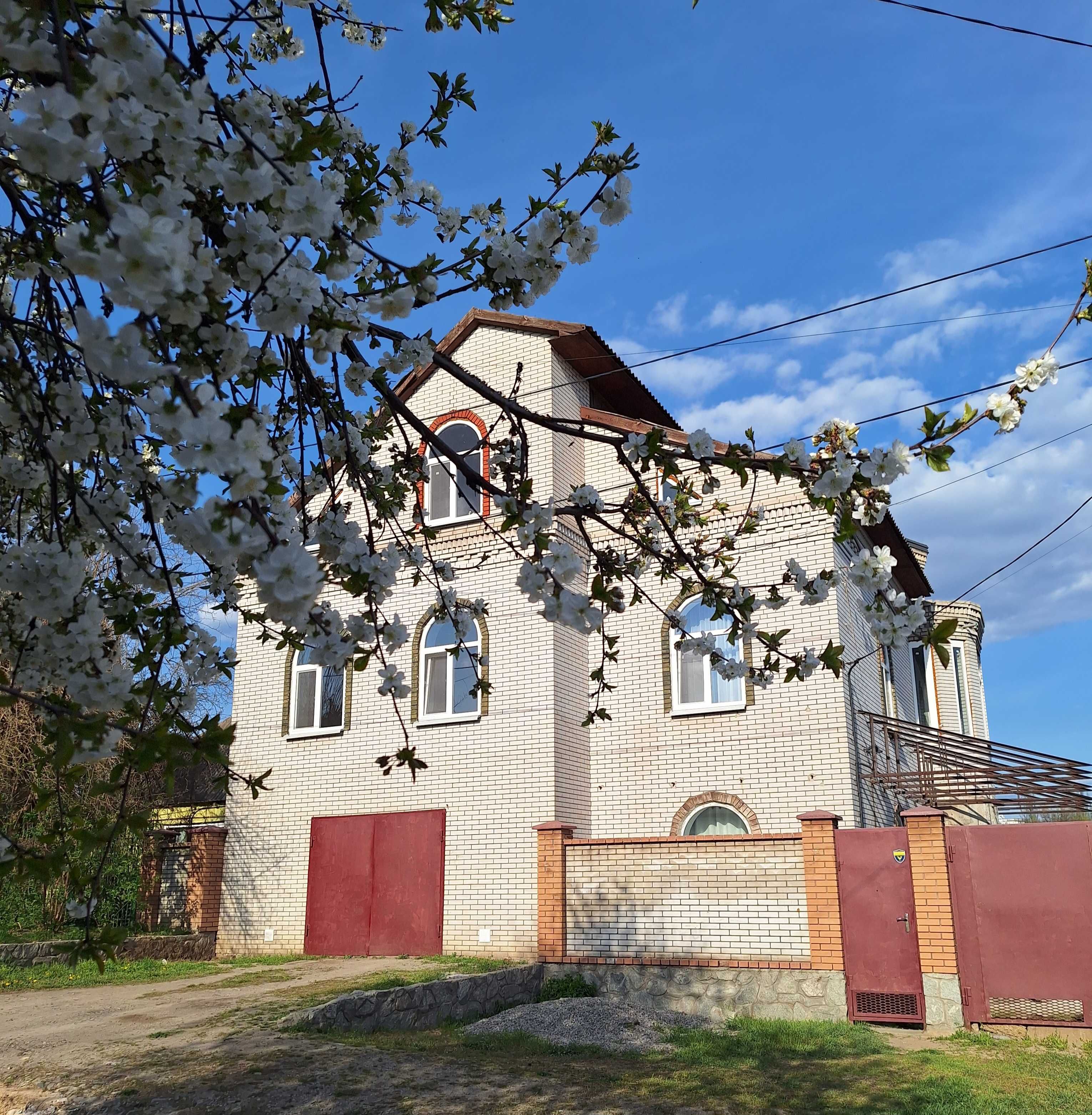 Продається 2-поверховий будинок,  2 Шевченківський мкрн. ТЕРМІНОВО!