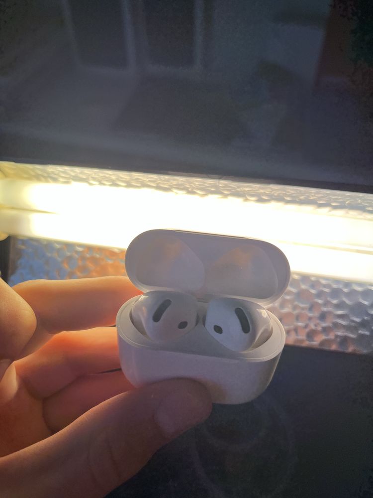 Airpods 4 без шумоподовление на гарнтии original