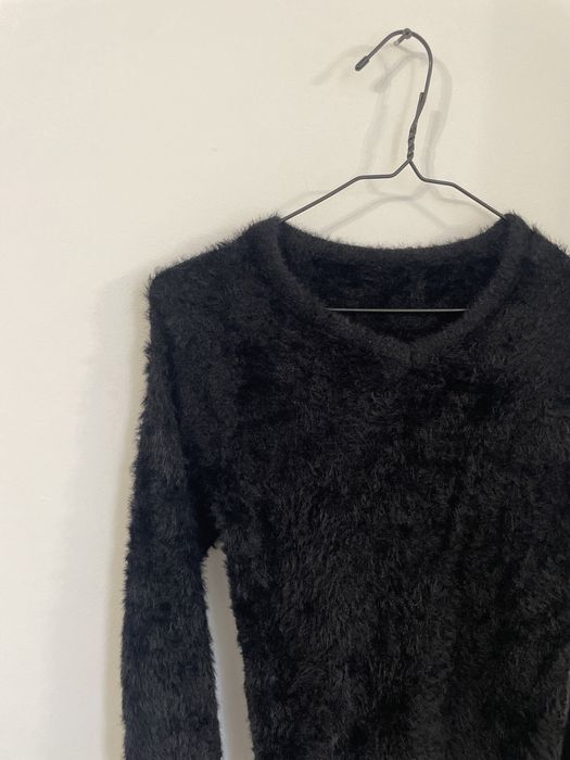 Sweterek teddy futrzany dekolt V futerko miś czarny oversize m l