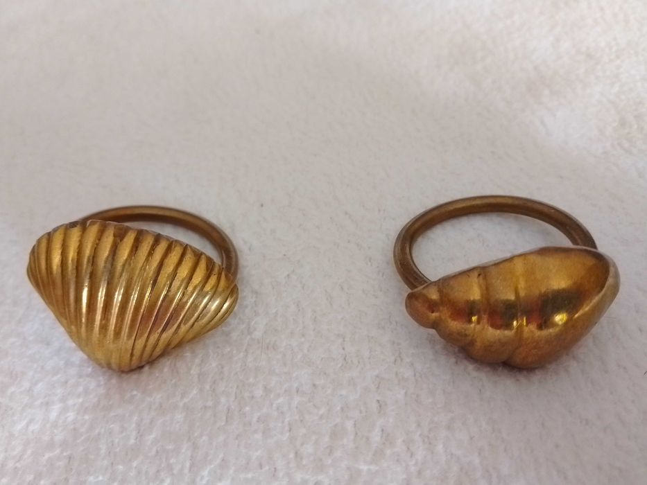 Mosiężne pierścienie na serwetki.