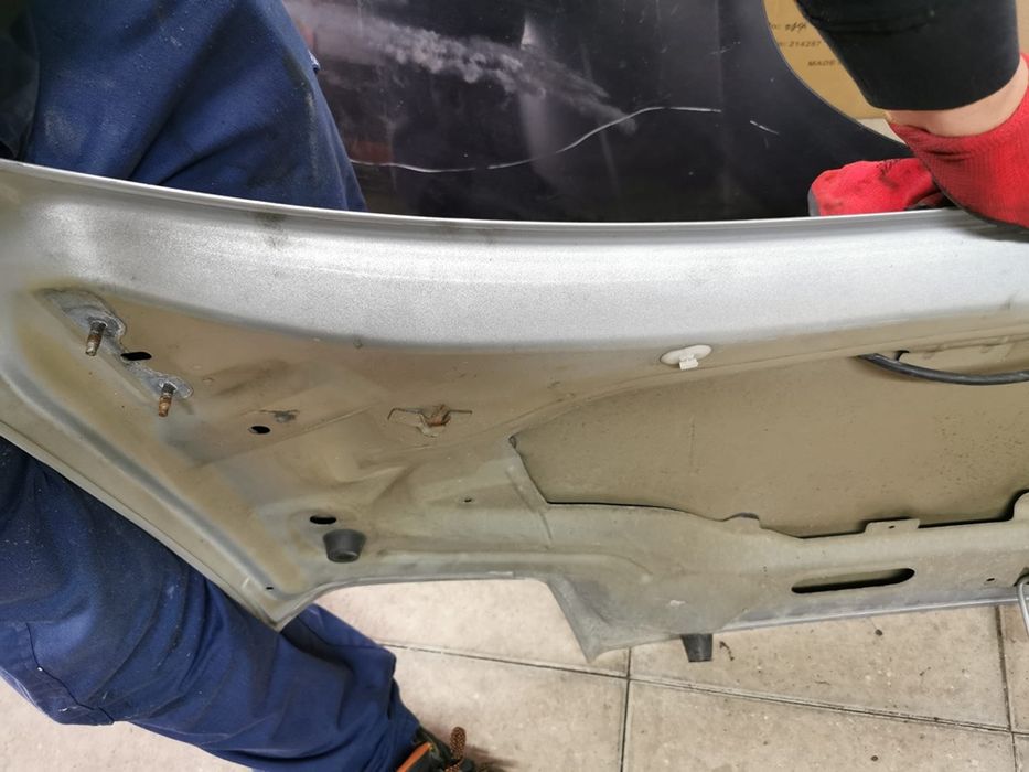 Capot ford galaxy 1.9 tdi 2003