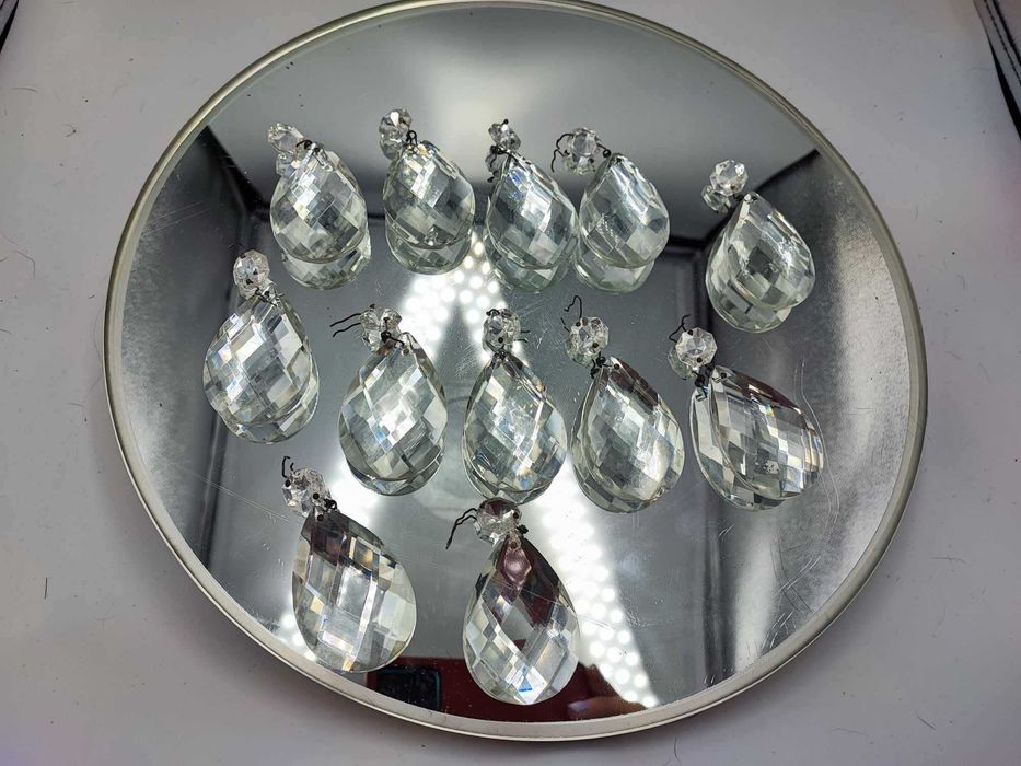 Stare kryształki szklane migdałki wys.8,5 cm.cena za 1 sztukę