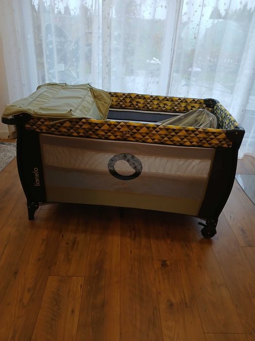 Łóżeczko turystyczne Lionelo Sven Plus wielofunkcyjne z przewijakiem