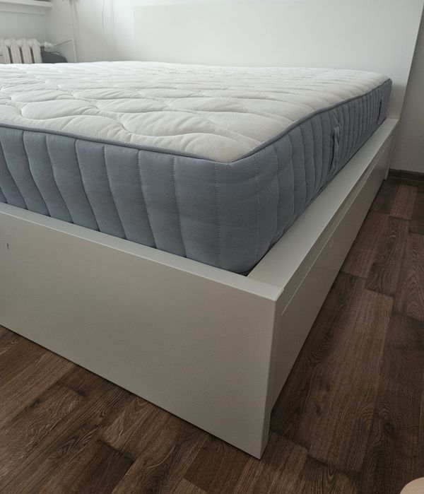 Łóżko Ikea Malm 180/200 z szufladami i materacem 3 letnie