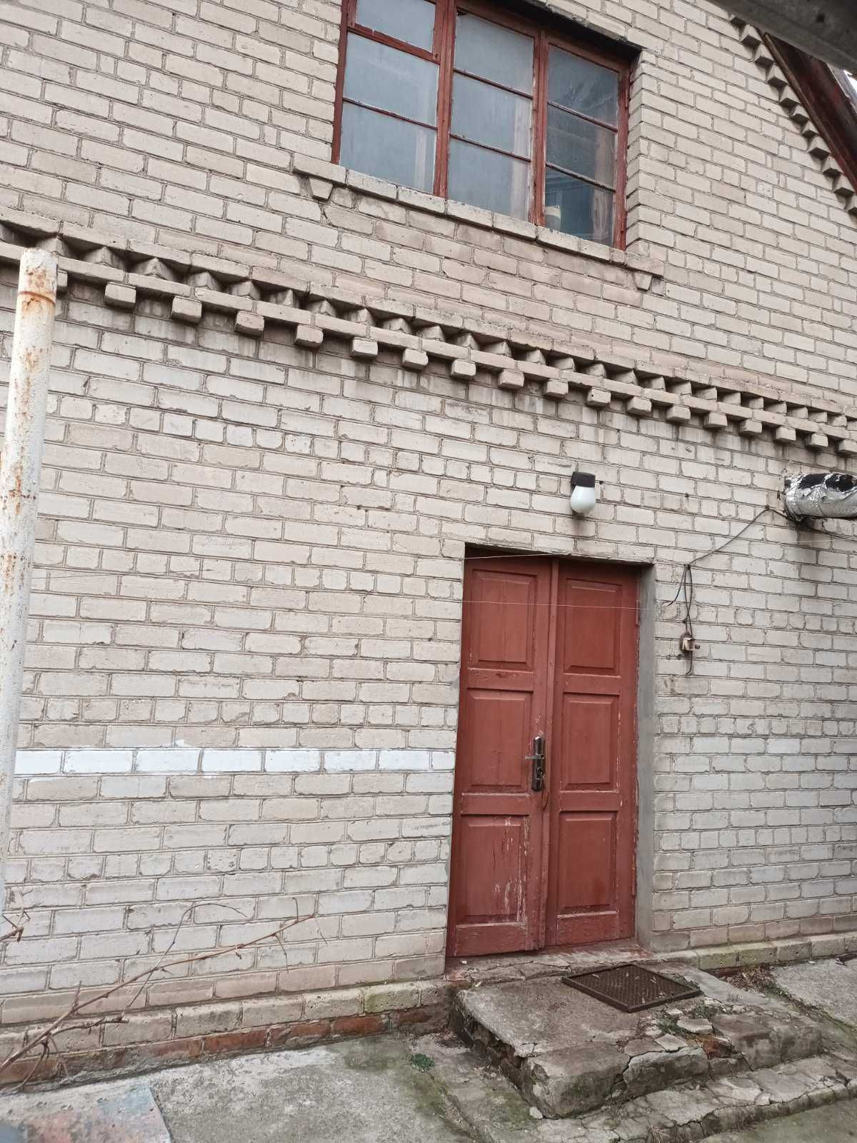 +Продам часть  дома  ул. 12 Апреля район Набережной 35000 дол.