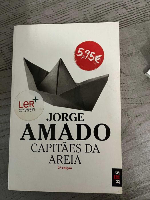 Livros diversos em bom estado