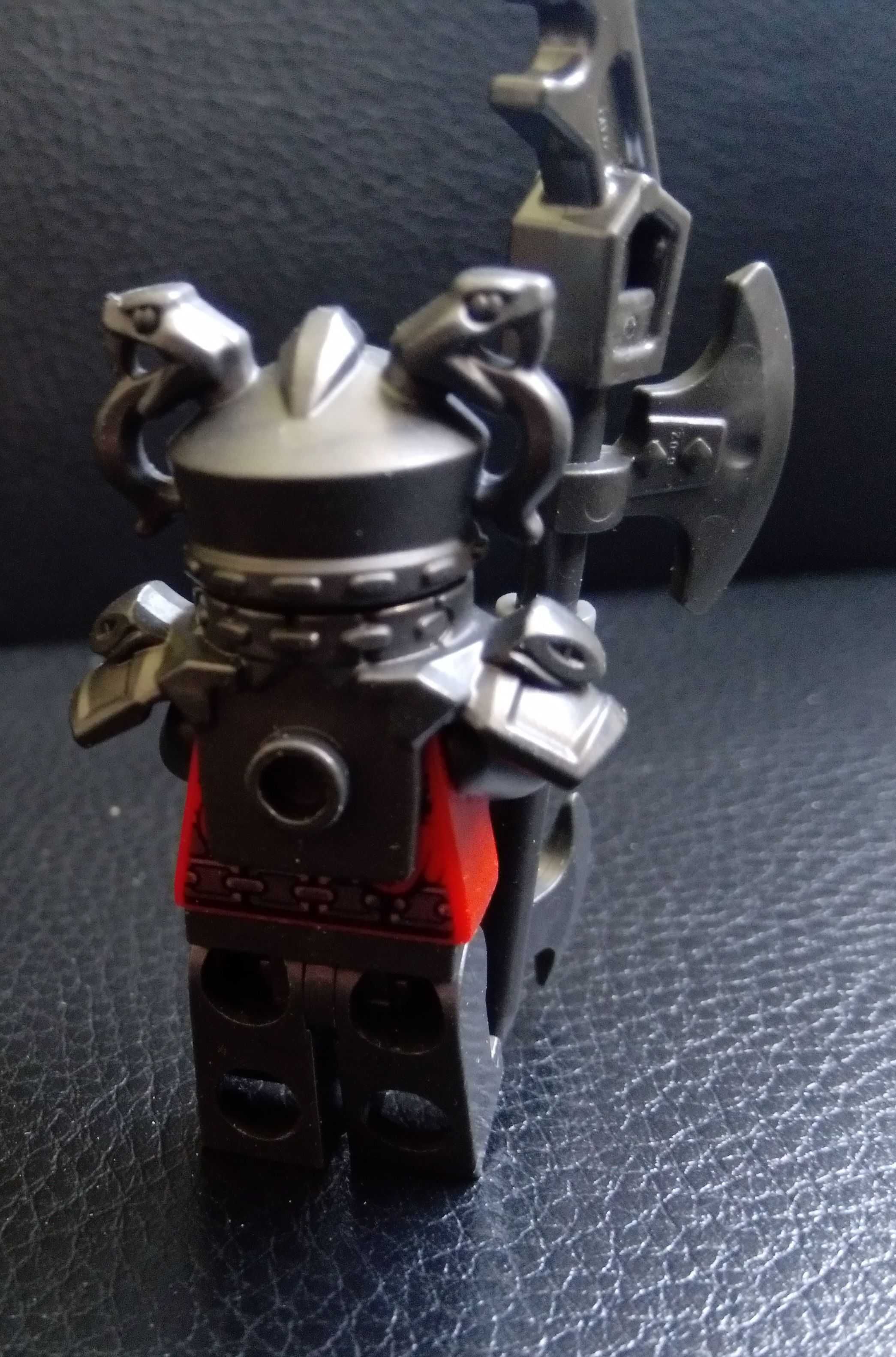 LEGO Ninjago Wojownik Rivett broń