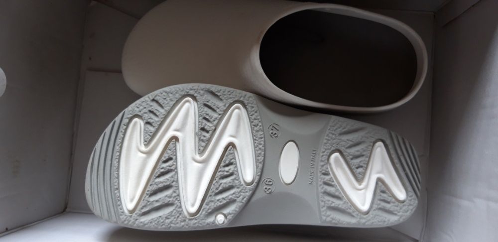 Socos brancos 36-37 novos