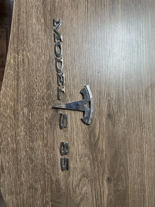 Амортизатори переднього капота,заднього багажника Tesla model S 12-20