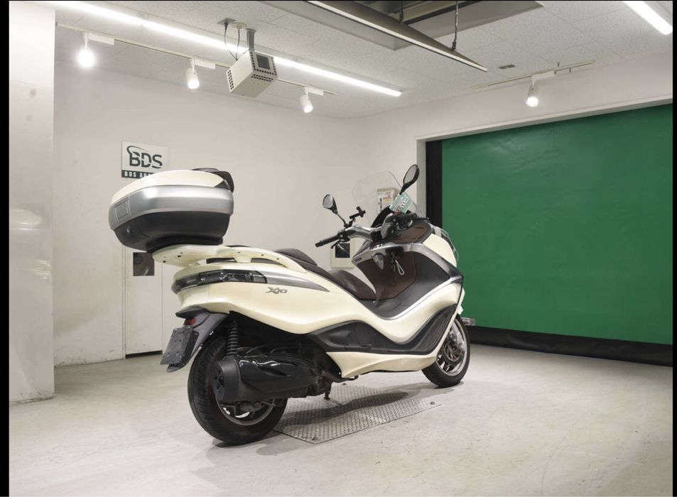 Свіжак!З Японії ! PIAGGIO X10-350!