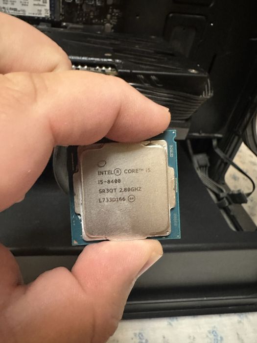 Процесор Intel i5 8400