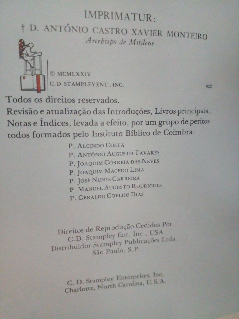 Biblia sagrada grande NOVA EDIÇÃO PAPAL com capa gravada em Ouro