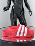 Популярные шлепки пена Adidas