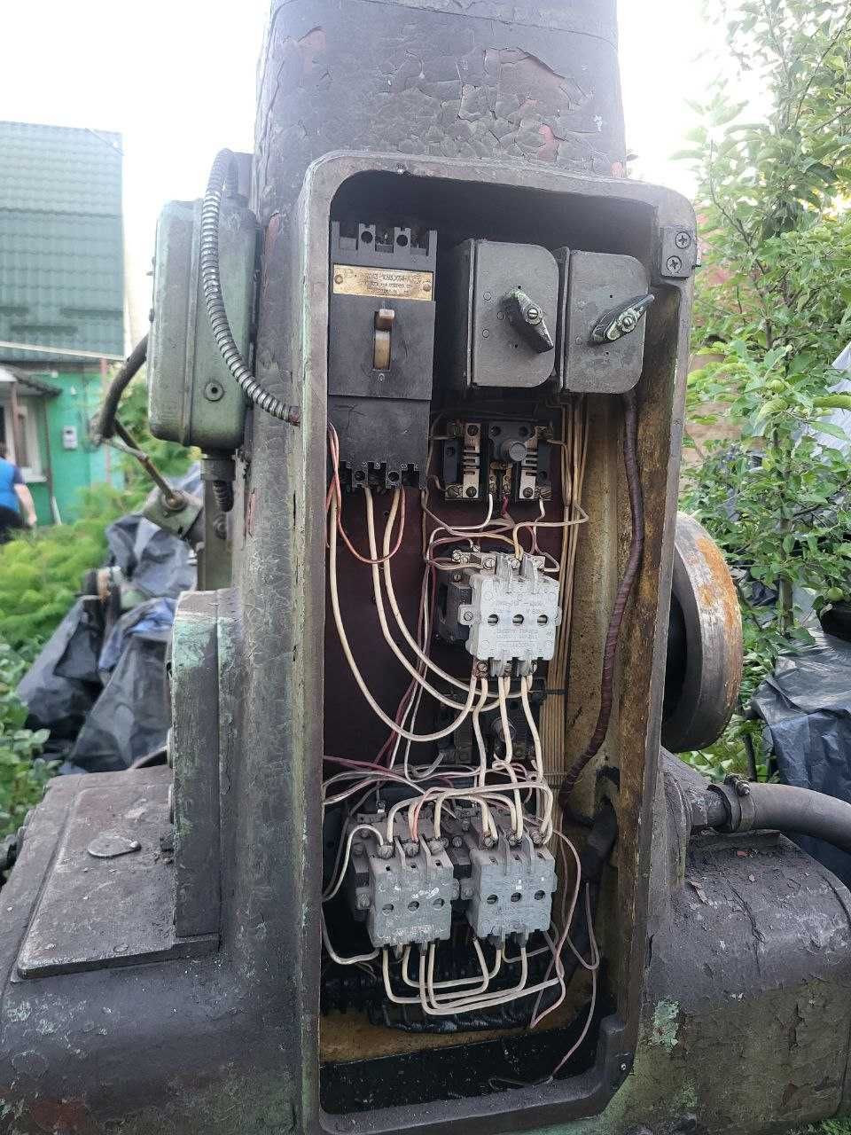 Зубофрезерный 5Д32 круглошлифовальный TOS строгальный станок
