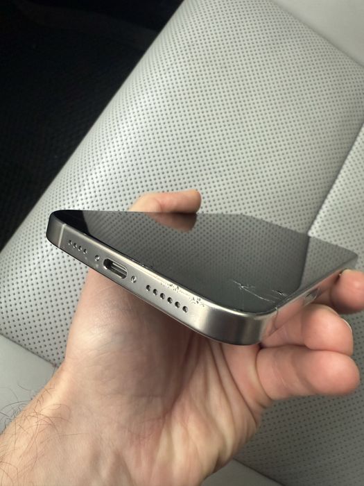 Продаю iPhone 16 Pro Max 256GB eSIM Natural Titanium