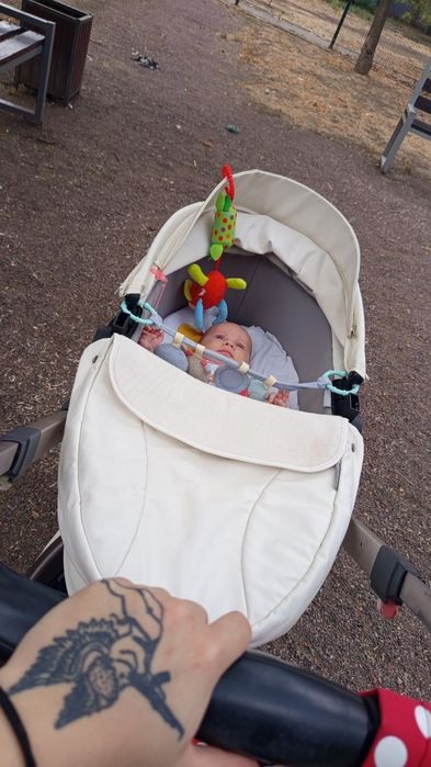 Продам коляску 2в1 HOT MOM