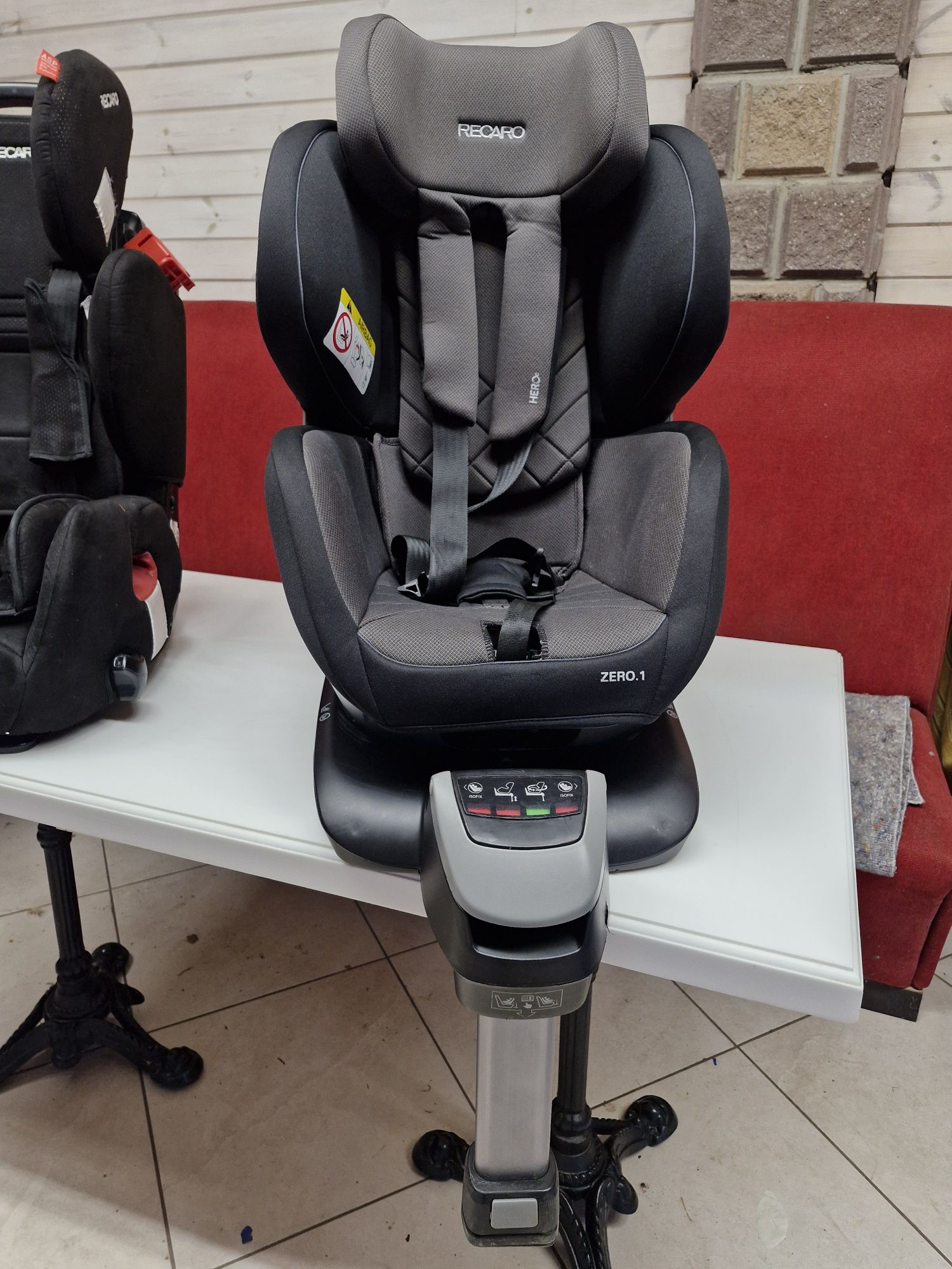 Продам два автокрісла