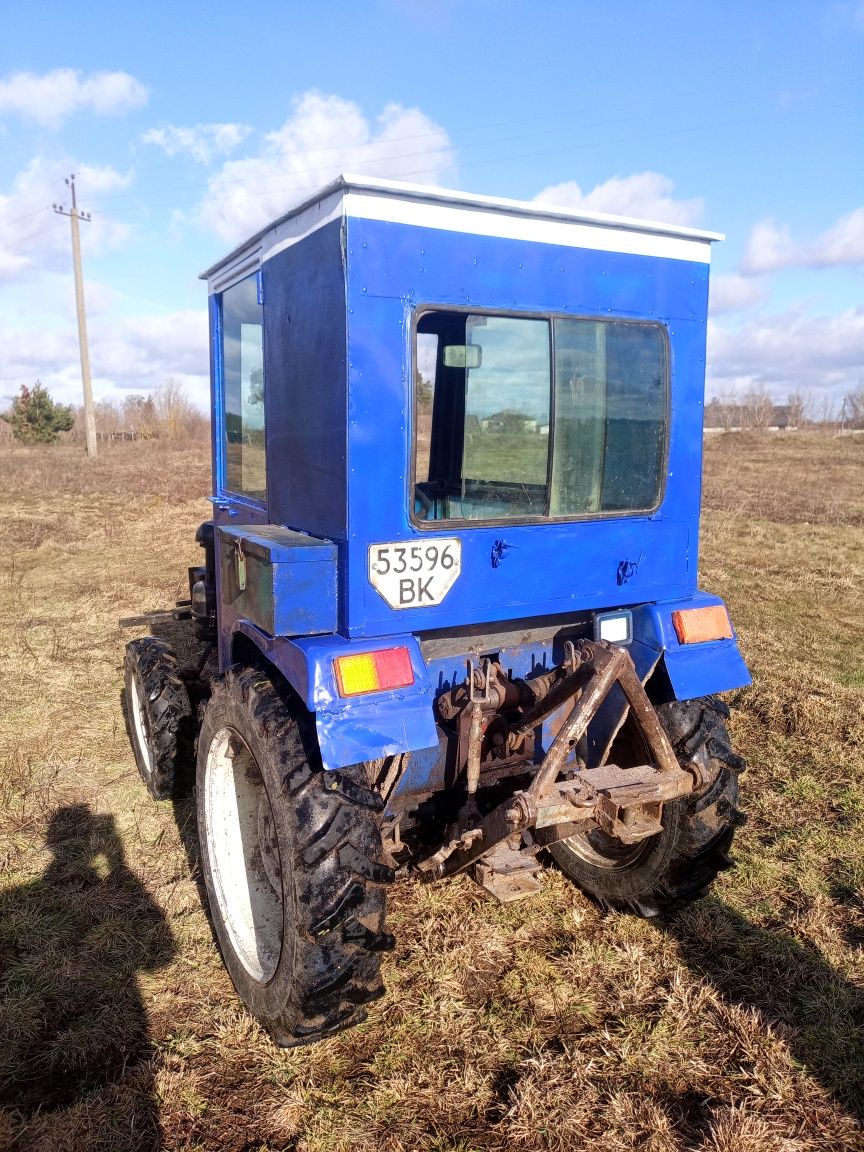 Продам робочого трактора працює добре  дзвоніть розповім біль детально