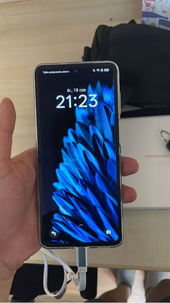Sprzedam Oppo Find N2 Flip w super stanie!